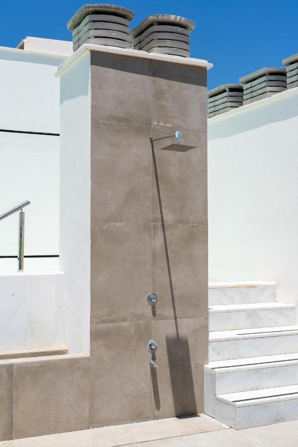 Limehome Sevilla Calle Torcuato Luca De Tena - Digital Access Exterior photo